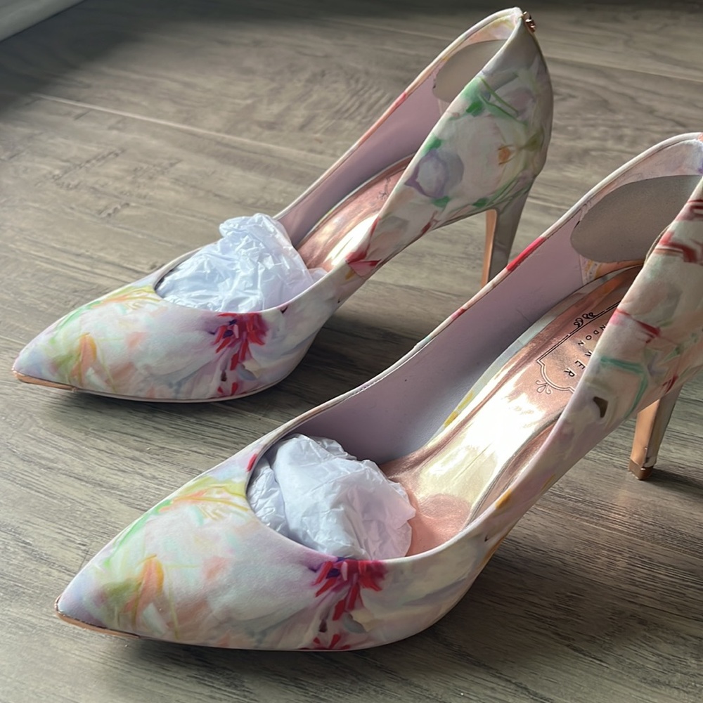Ted Baker Floral Fabric Heels, Size 39, HP!